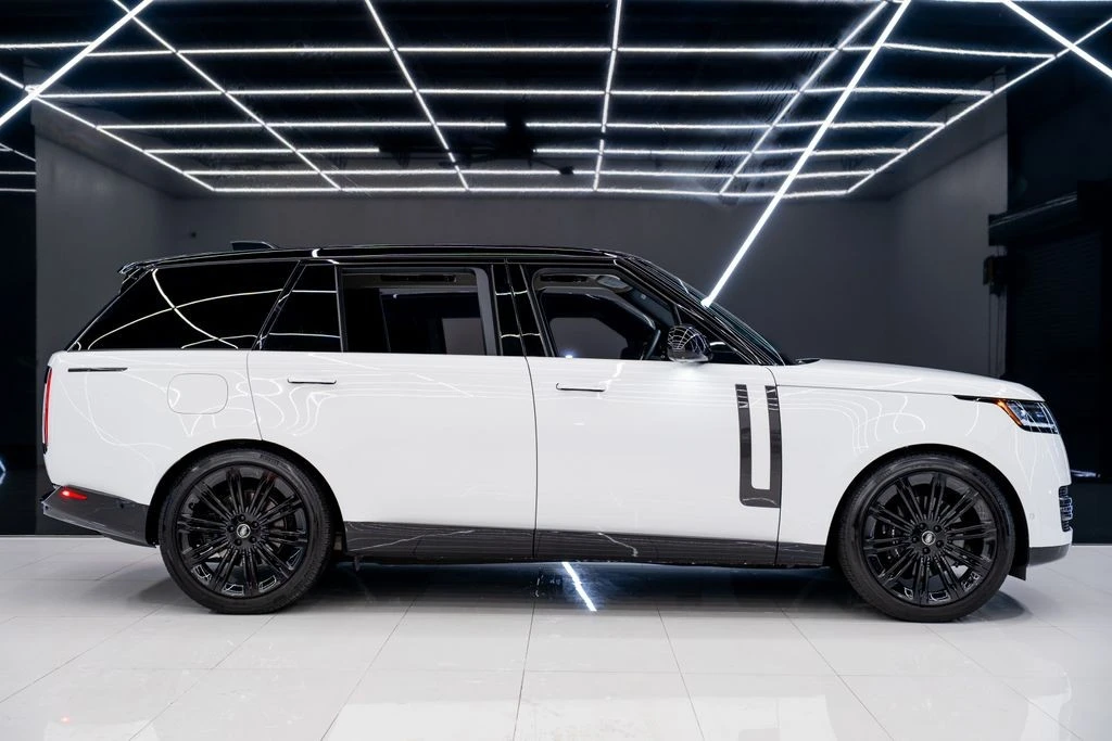 2025 Land Rover Range Rover L460 - Image 9 of 21