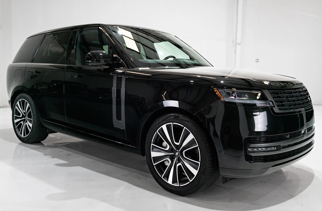 2025 Land Rover Range Rover L460 - Image 4 of 12
