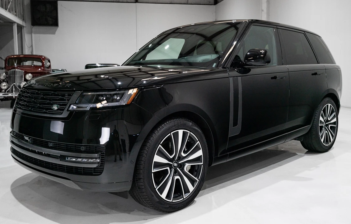 2025 Land Rover Range Rover L460 - Image 2 of 12