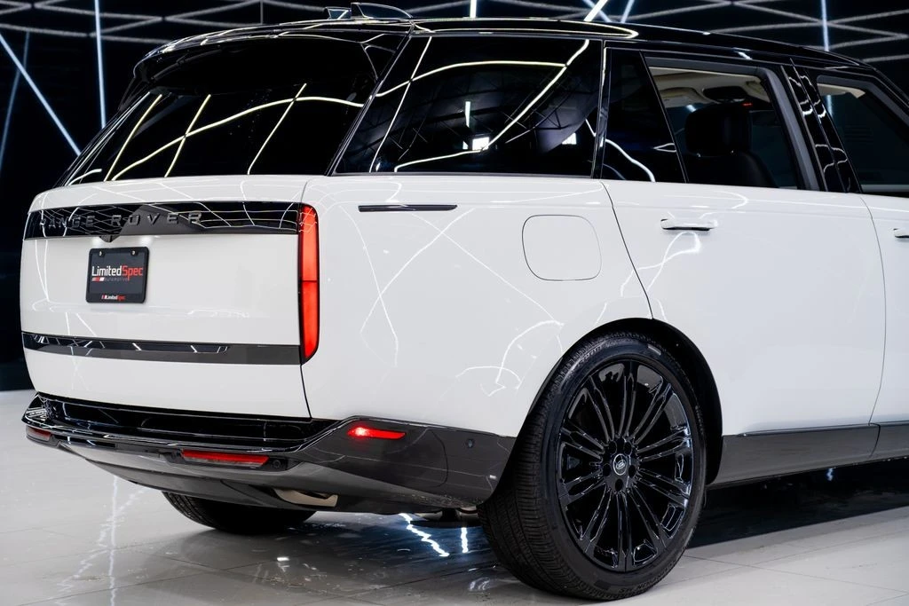 2025 Land Rover Range Rover L460 - Image 16 of 21