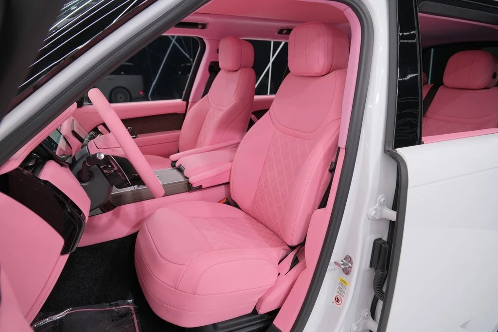 2025 Land Rover Range Rover L460 - Image 18 of 21