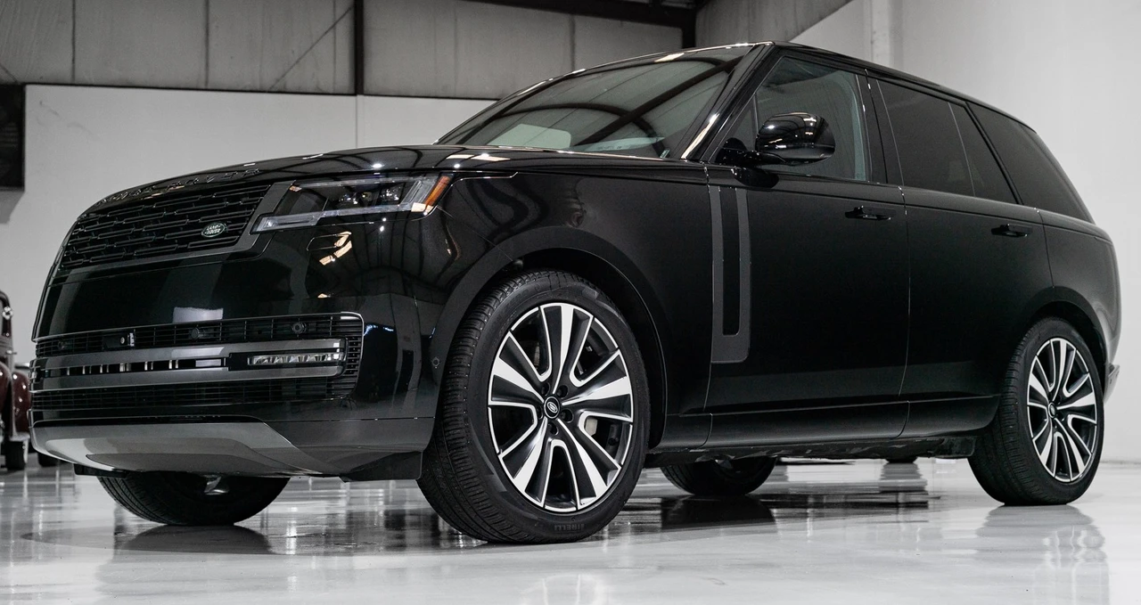 2025 Land Rover Range Rover L460 - Image 11 of 12