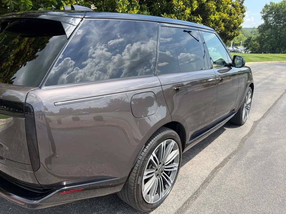 2025 Land Rover Range Rover L460 - Image 2 of 16