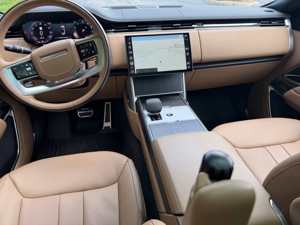 2025 Land Rover Range Rover L460 - Image 9 of 16