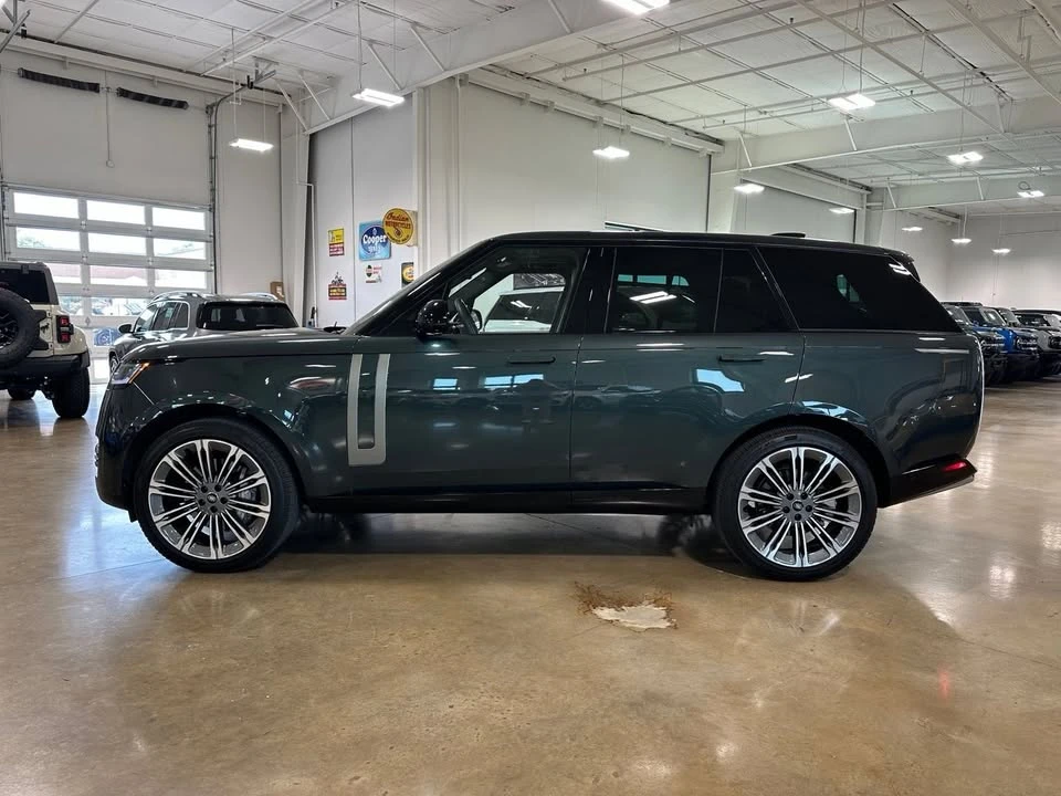2025 Land Rover Range Rover L460 - Image 3 of 20