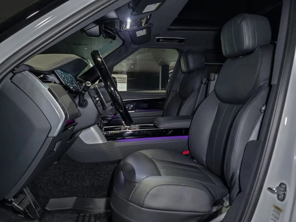 2025 Land Rover Range Rover L460 - Image 10 of 19