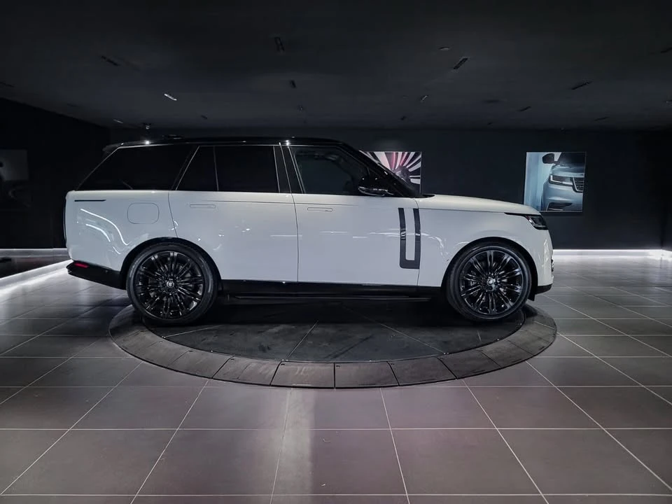 2025 Land Rover Range Rover L460 - Image 3 of 19