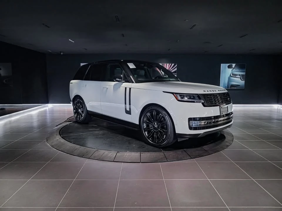 2025 Land Rover Range Rover L460 - Image 2 of 19