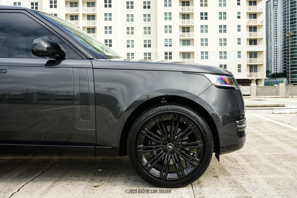 2025 Land Rover Range Rover L460 - Image 11 of 12