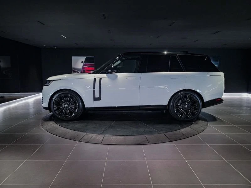 2025 Land Rover Range Rover L460 - Image 8 of 20