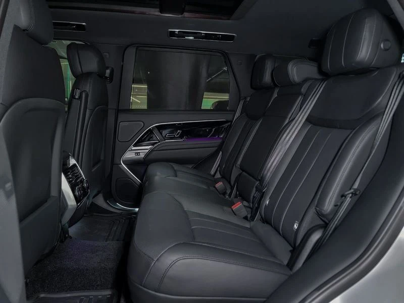 2025 Land Rover Range Rover L460 - Image 19 of 20