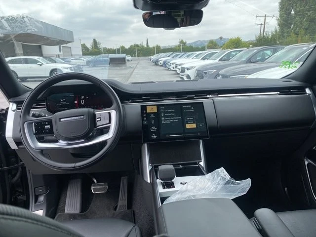 2025 Land Rover Range Rover L460 - Image 12 of 16