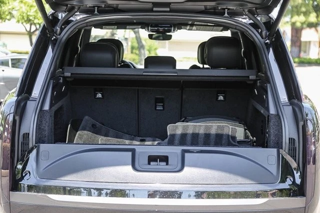 2025 Land Rover Range Rover L460 - Image 25 of 31