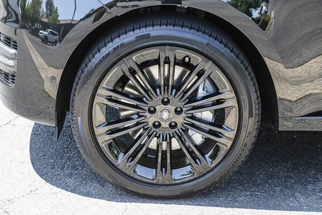 2025 Land Rover Range Rover L460 - Image 9 of 31