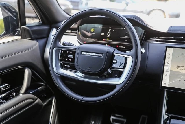 2025 Land Rover Range Rover L460 - Image 13 of 31