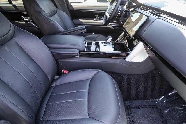 2025 Land Rover Range Rover L460 - Image 15 of 31