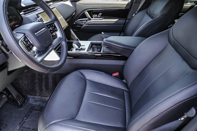 2025 Land Rover Range Rover L460 - Image 17 of 31
