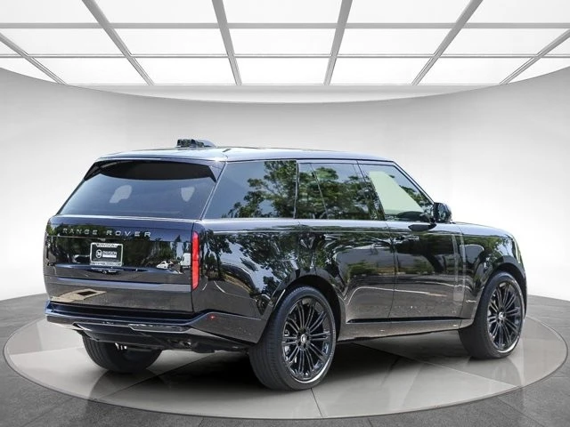 2025 Land Rover Range Rover L460 - Image 4 of 31