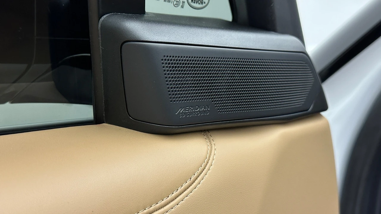 2025 Land Rover Range Rover L460 - Image 17 of 31