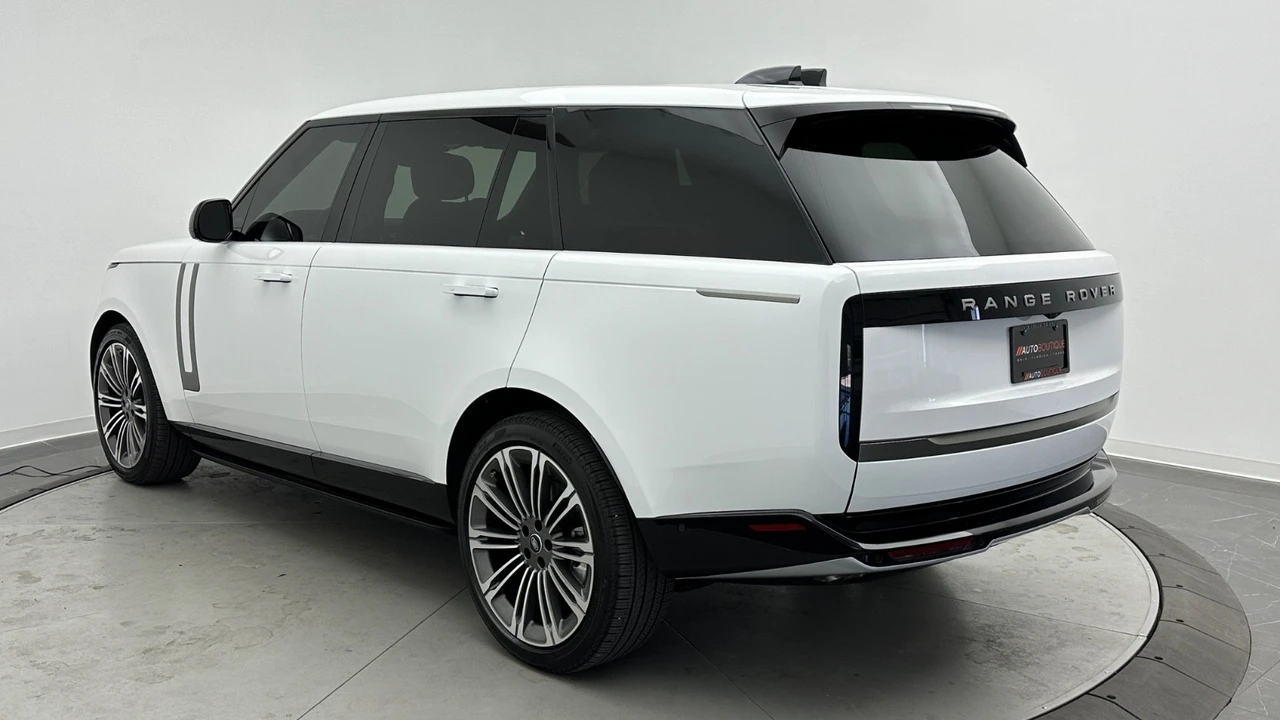 2025 Land Rover Range Rover L460 - Image 4 of 31