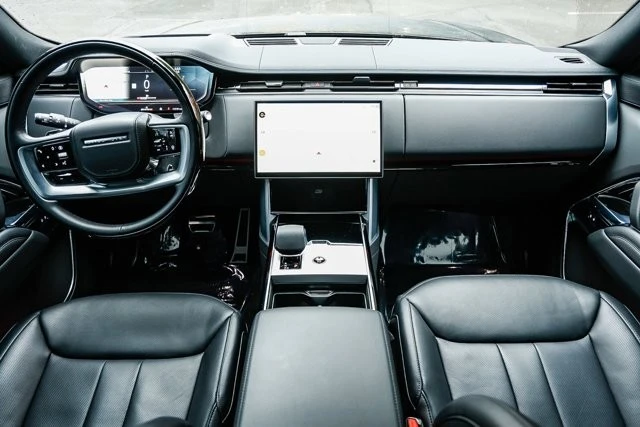 2025 Land Rover Range Rover L460 - Image 10 of 12