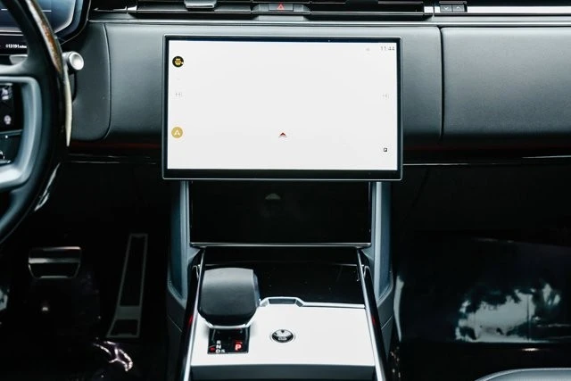 2025 Land Rover Range Rover L460 - Image 11 of 12