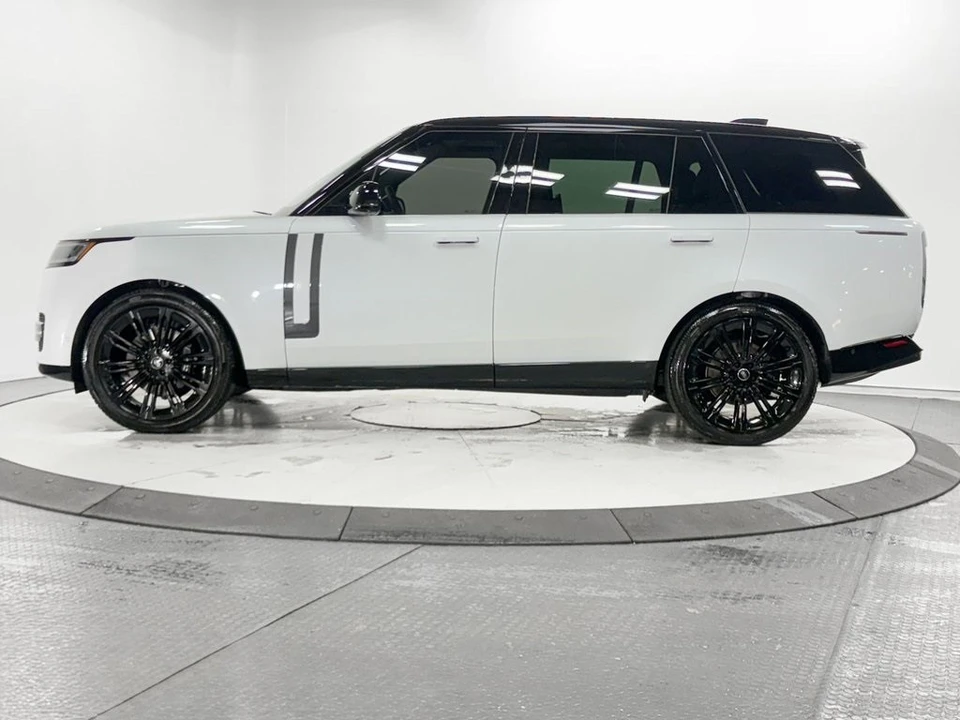 2025 Land Rover Range Rover L460 - Image 4 of 12