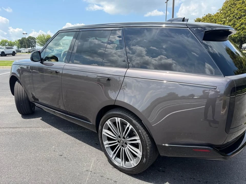 2025 Land Rover Range Rover L460 - Image 3 of 18