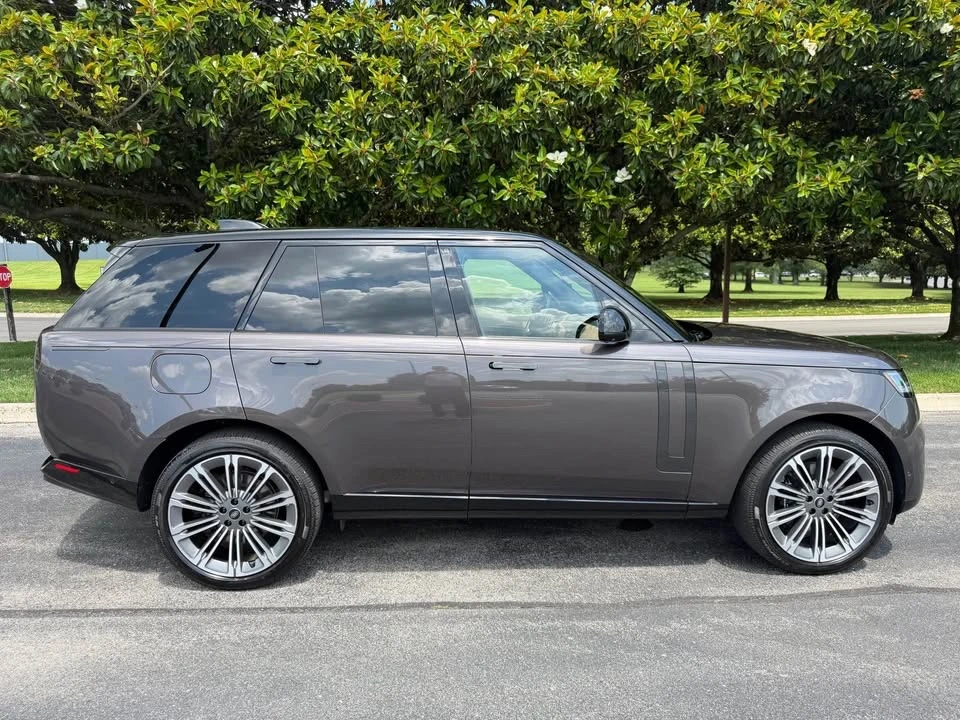 2025 Land Rover Range Rover L460 - Image 5 of 18