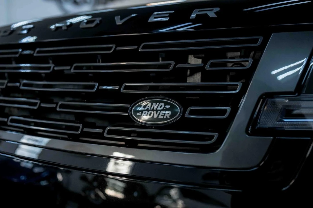 2025 Land Rover Range Rover L460 - Image 14 of 21