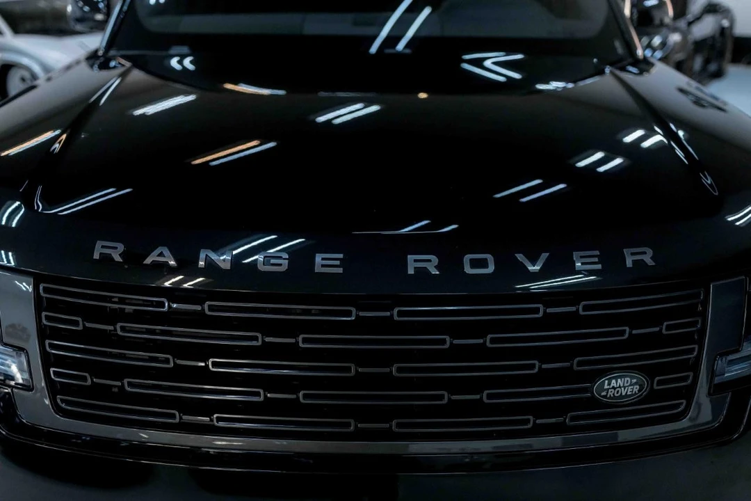 2025 Land Rover Range Rover L460 - Image 15 of 21