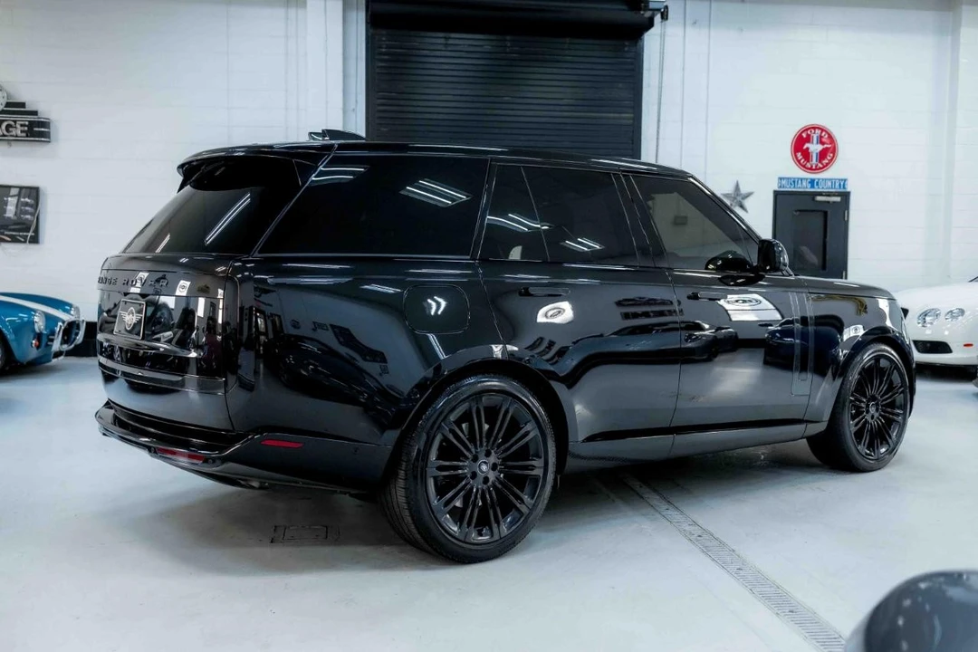 2025 Land Rover Range Rover L460 - Image 8 of 21
