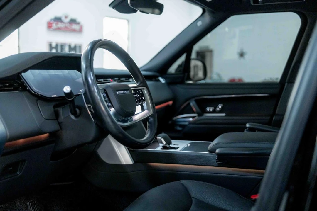 2025 Land Rover Range Rover L460 - Image 2 of 21