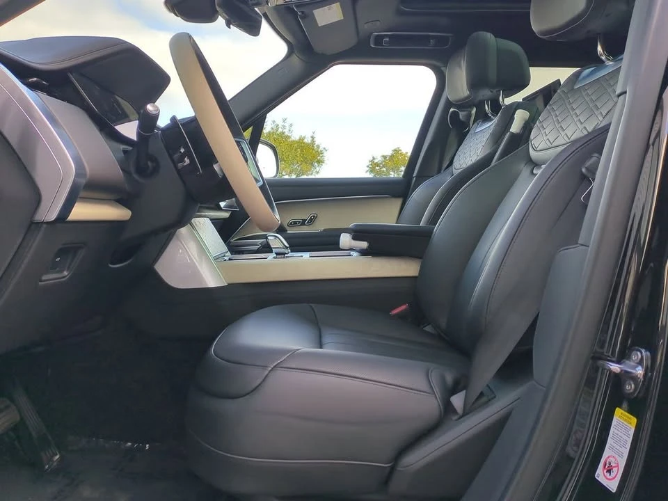 2025 Land Rover Range Rover L460 - Image 20 of 20
