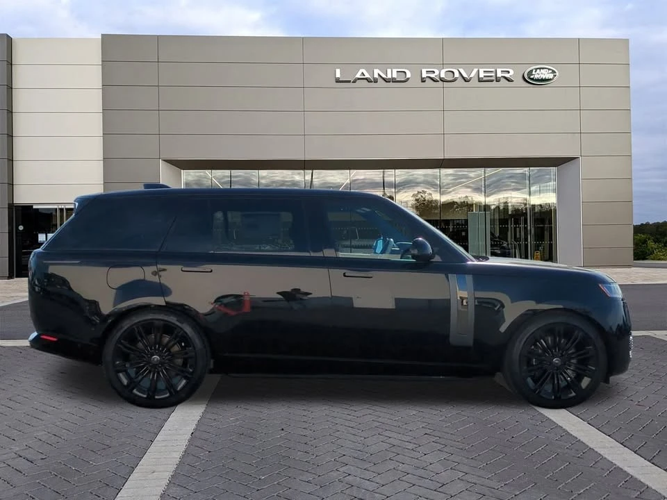 2025 Land Rover Range Rover L460 - Image 4 of 20