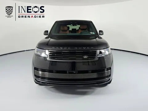 2025 Land Rover Range Rover SV