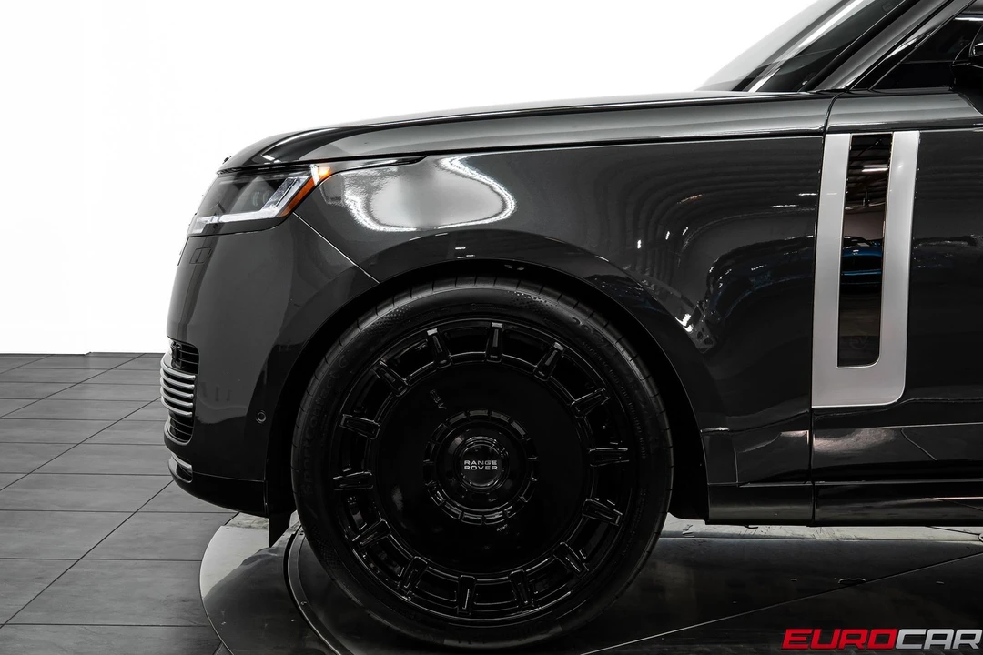 2025 Land Rover Range Rover L460 - Image 13 of 31