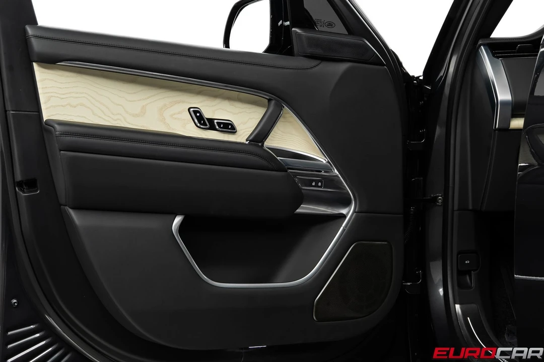 2025 Land Rover Range Rover L460 - Image 21 of 31