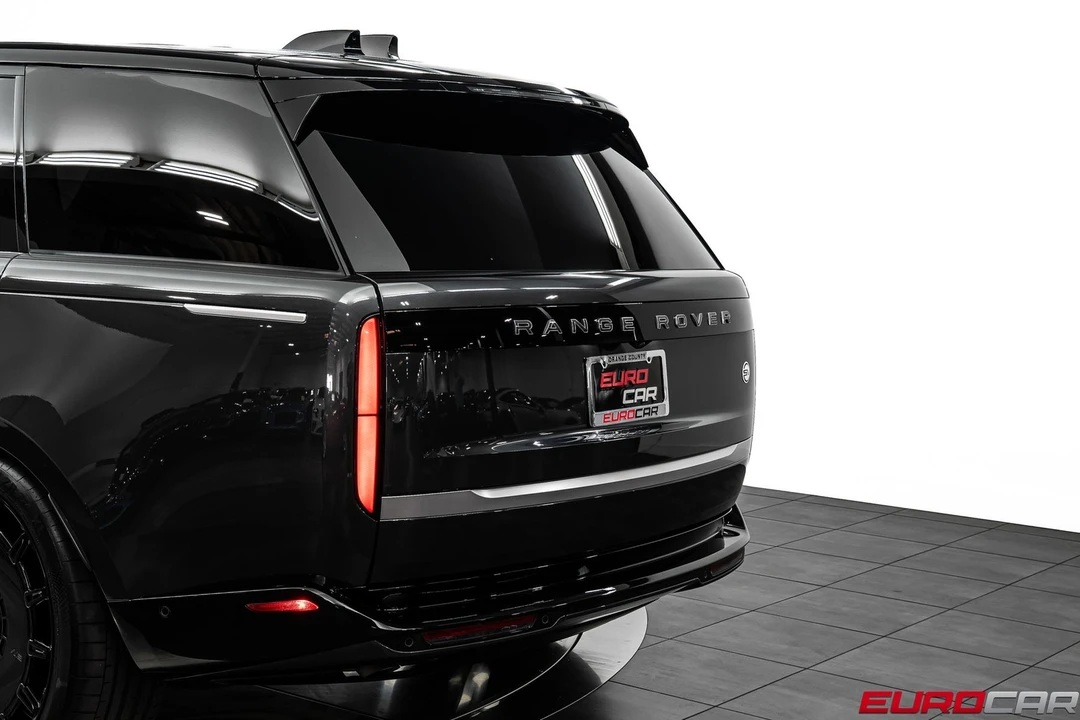 2025 Land Rover Range Rover L460 - Image 15 of 31