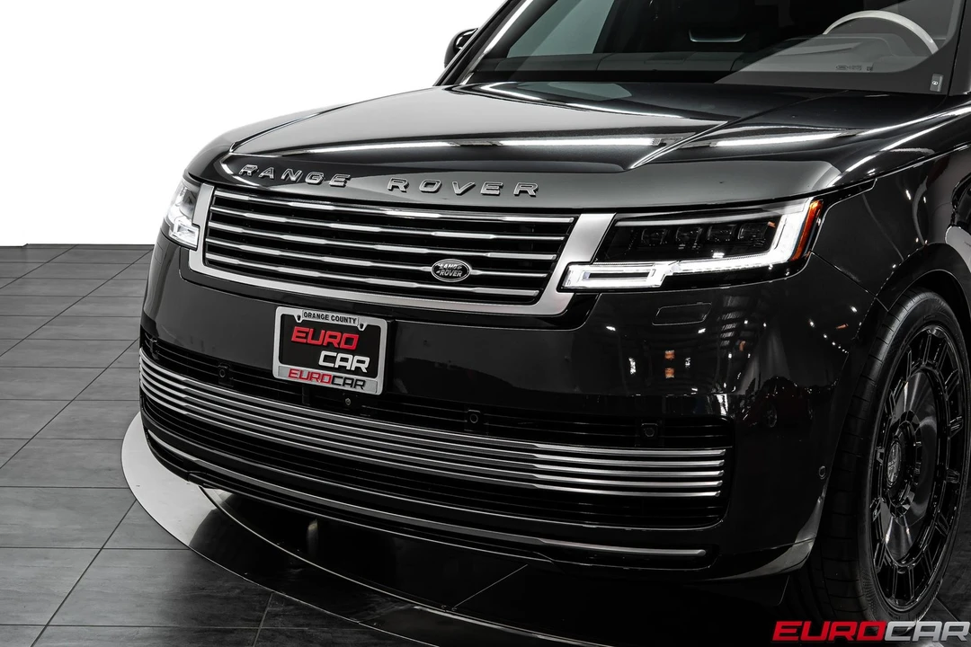 2025 Land Rover Range Rover L460 - Image 12 of 31