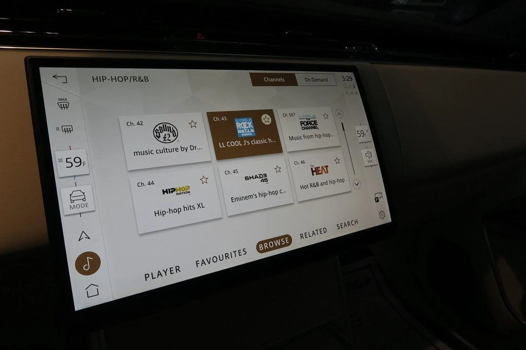 2025 Land Rover Range Rover L460 - Image 18 of 21