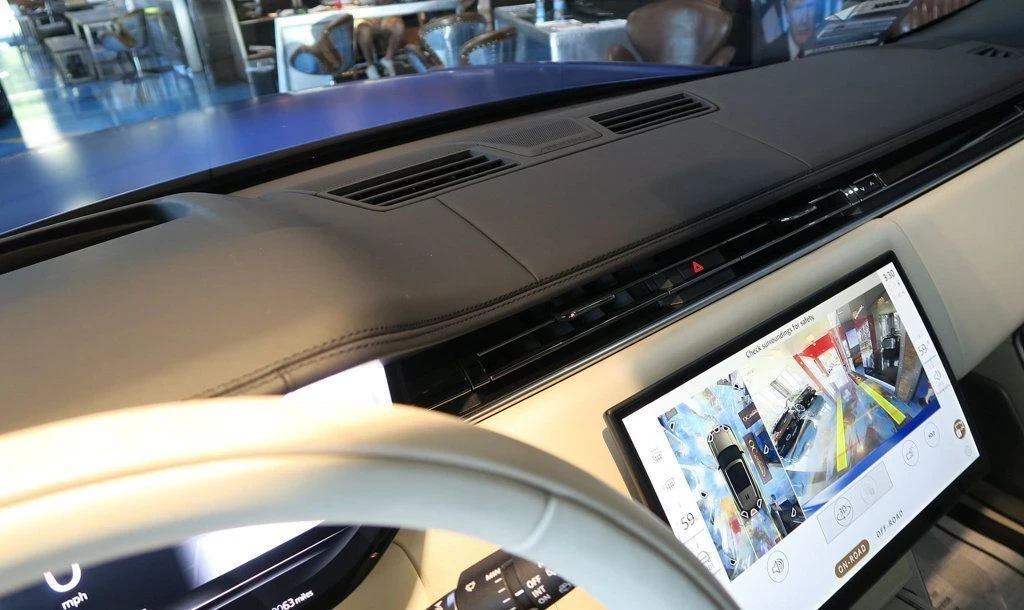 2025 Land Rover Range Rover L460 - Image 21 of 21