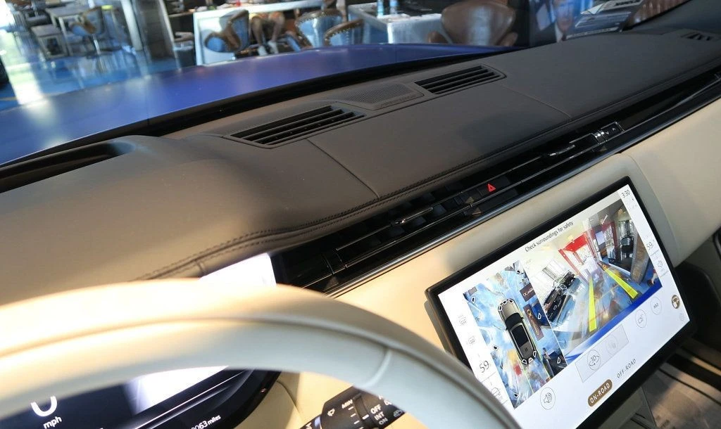 2025 Land Rover Range Rover L460 - Image 21 of 21