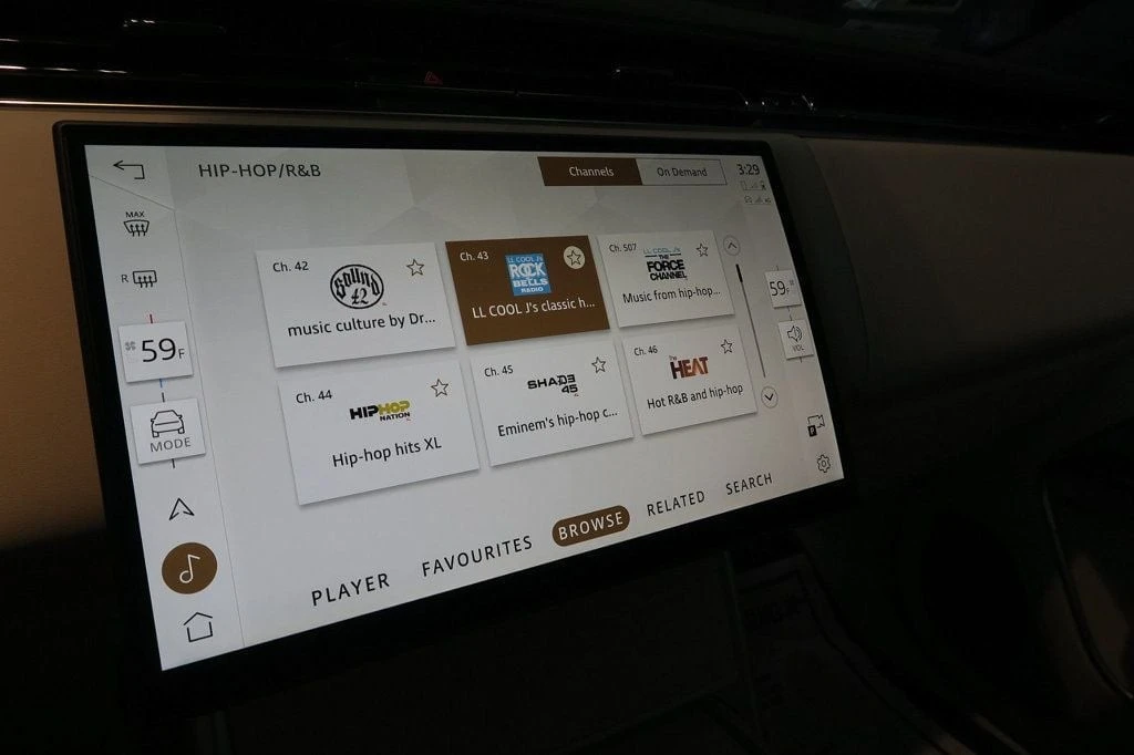2025 Land Rover Range Rover L460 - Image 18 of 21