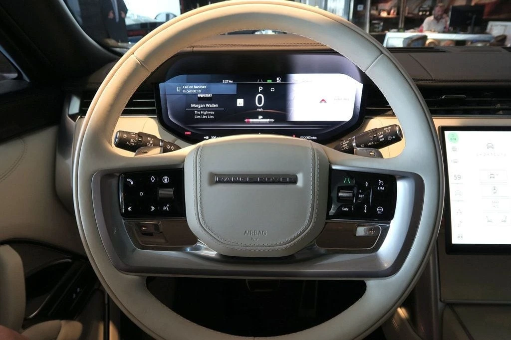2025 Land Rover Range Rover L460 - Image 16 of 21
