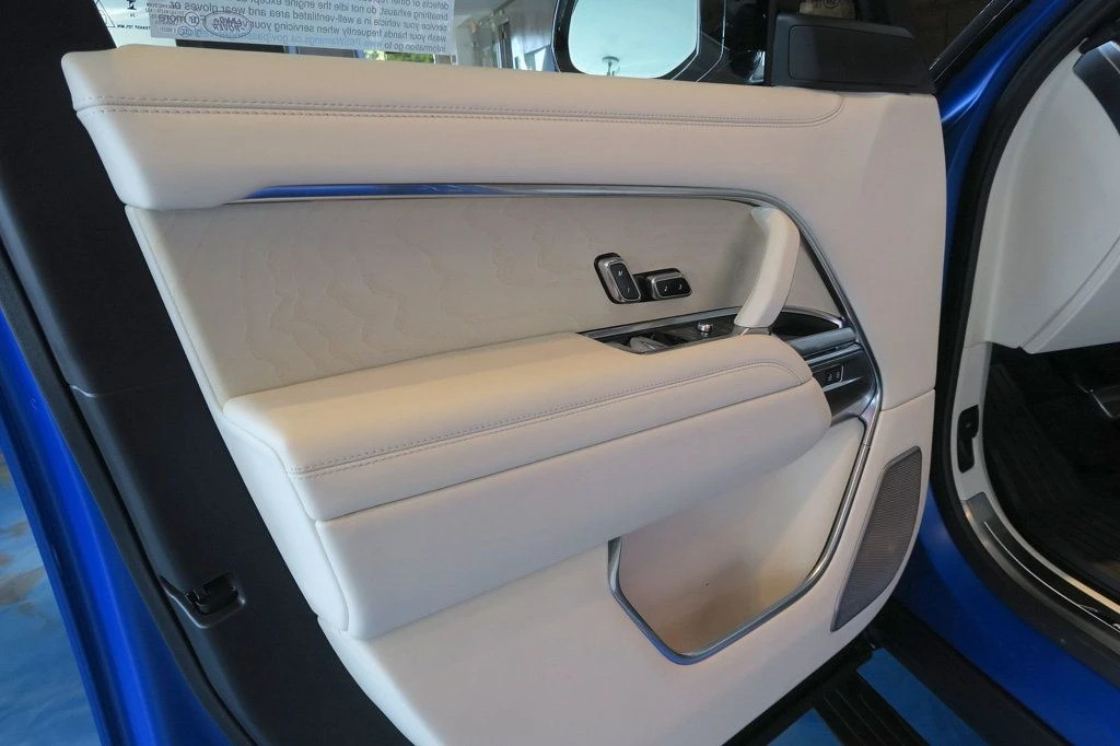 2025 Land Rover Range Rover L460 - Image 13 of 21