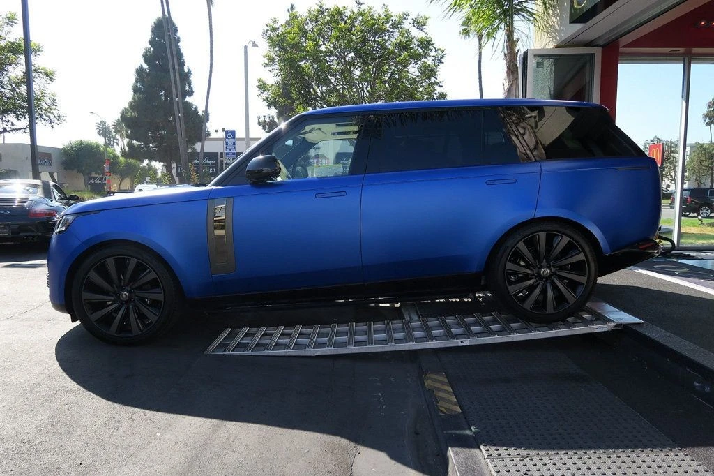 2025 Land Rover Range Rover L460 - Image 5 of 21