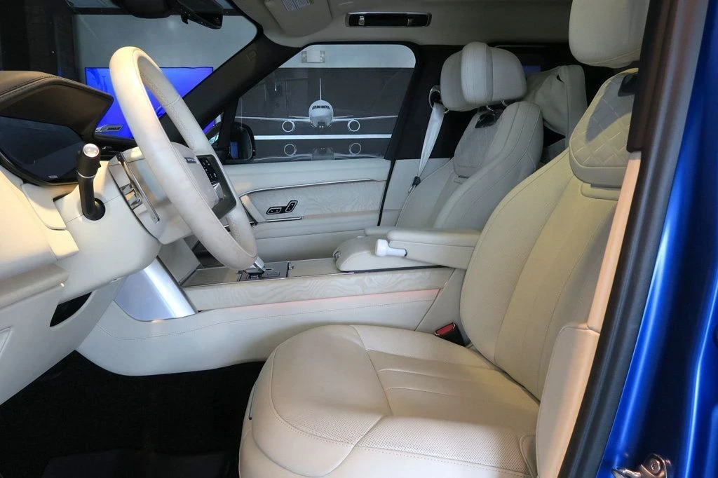 2025 Land Rover Range Rover L460 - Image 14 of 21