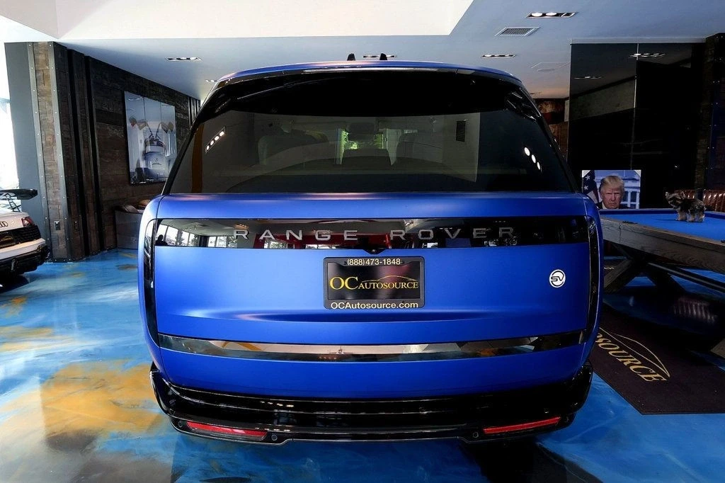 2025 Land Rover Range Rover L460 - Image 12 of 21