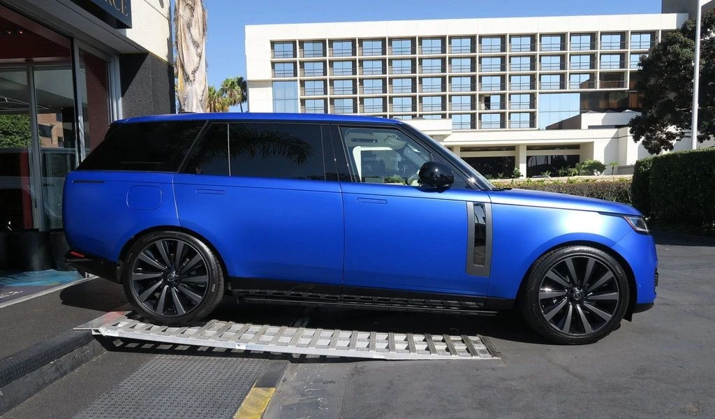 2025 Land Rover Range Rover L460 - Image 6 of 21